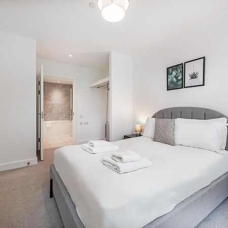 Stayo Apartments Barking Wharf 런던 외부 사진