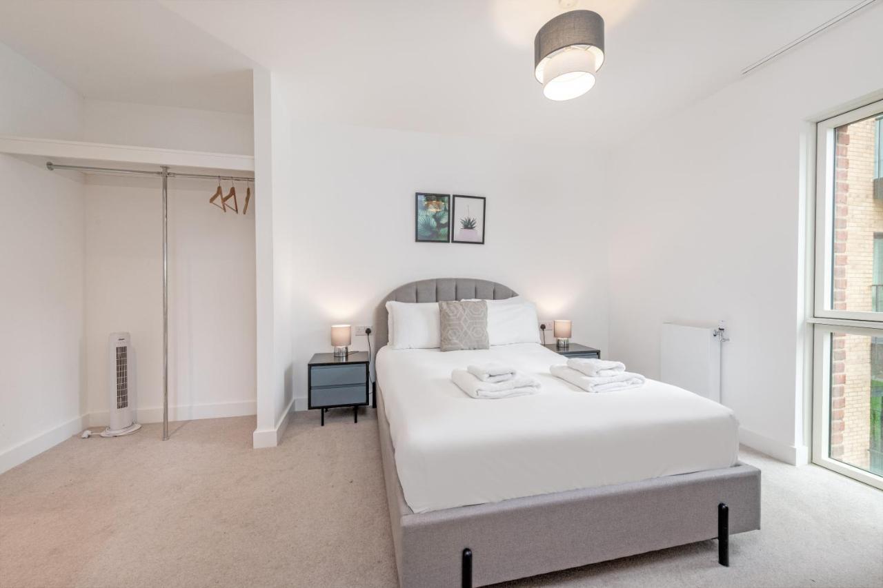 Stayo Apartments Barking Wharf 런던 외부 사진